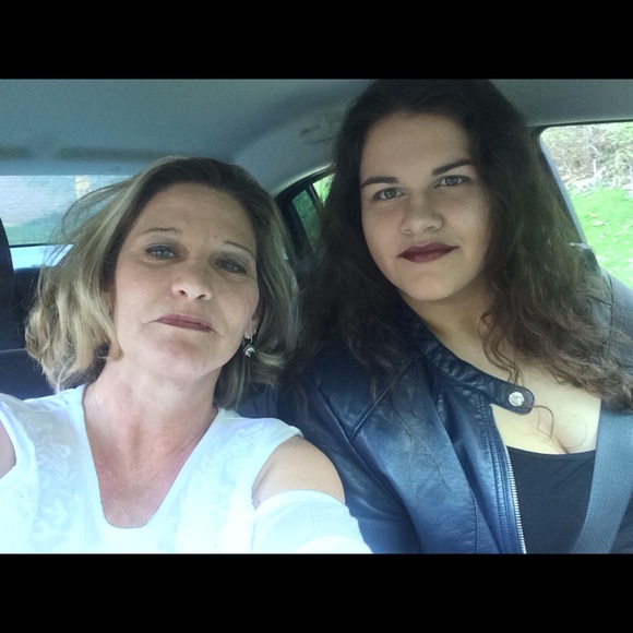 Meet your Posher, Heather - Picture 4 of 8